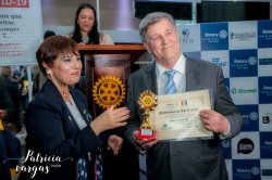 Gestores da Santa Casa são homenageados pelo Rotary Club Santos Gonzaga